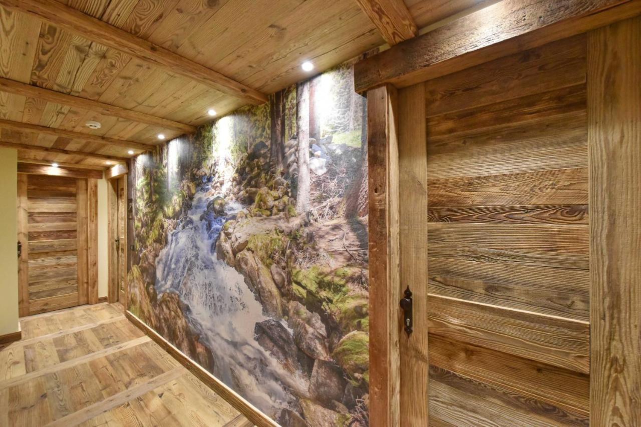Hotel La Rouja Champoluc Exteriör bild